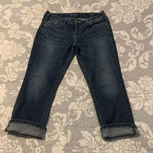 Silver Jean Co. Suki Mid Capris